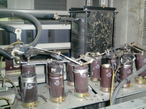 電解コンデンサの発火